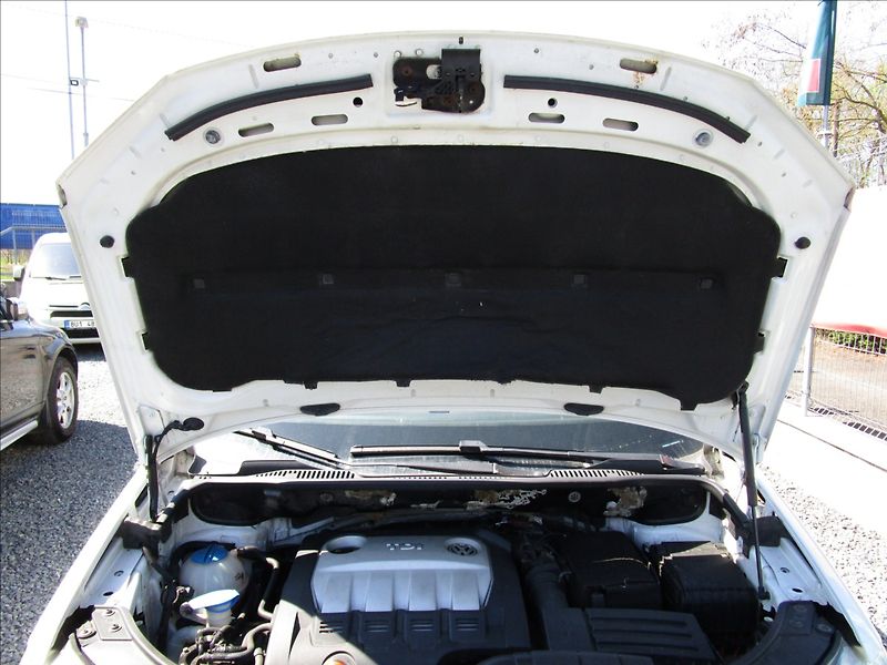Volkswagen Touran 2.0TDi DSG Highline, 7 míst - fotka 49 z 49
