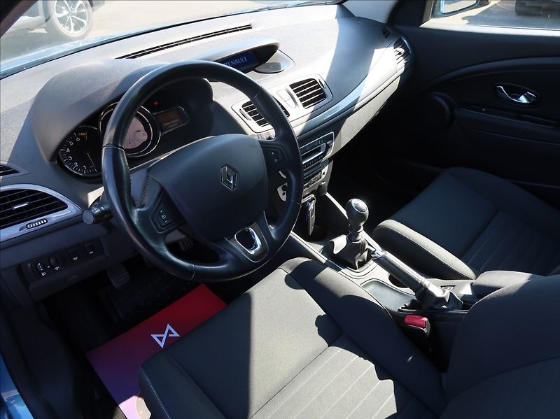 Renault Mégane 1,2 TCe,85kW,1majČR,Limited - fotka 9 z 21