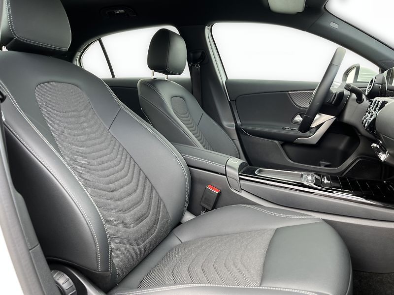 Mercedes-Benz Třídy A A-Třída 180 Progressive Editio - fotka 16 z 20