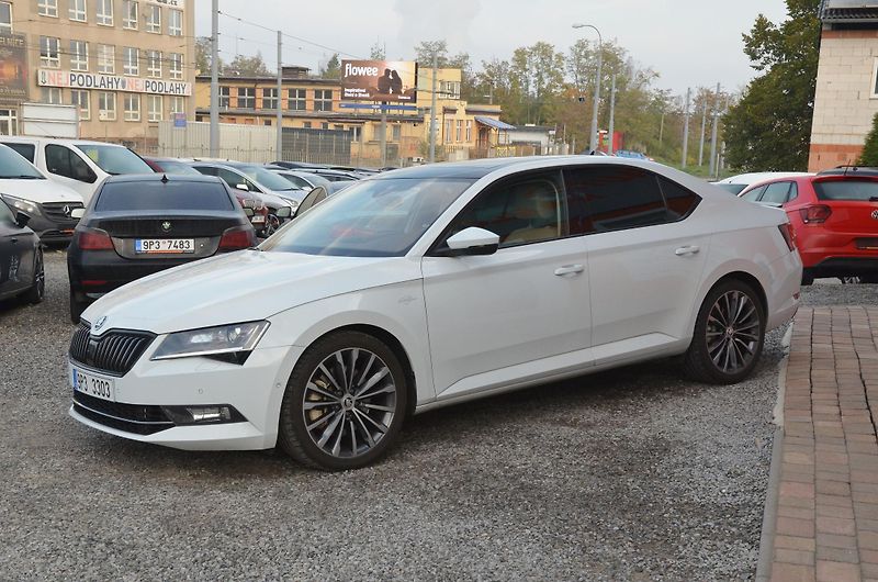 Škoda Superb (2017) 2.0 TSi 206kW DSG 4x4 L&K / ČR - fotka 3 z 50