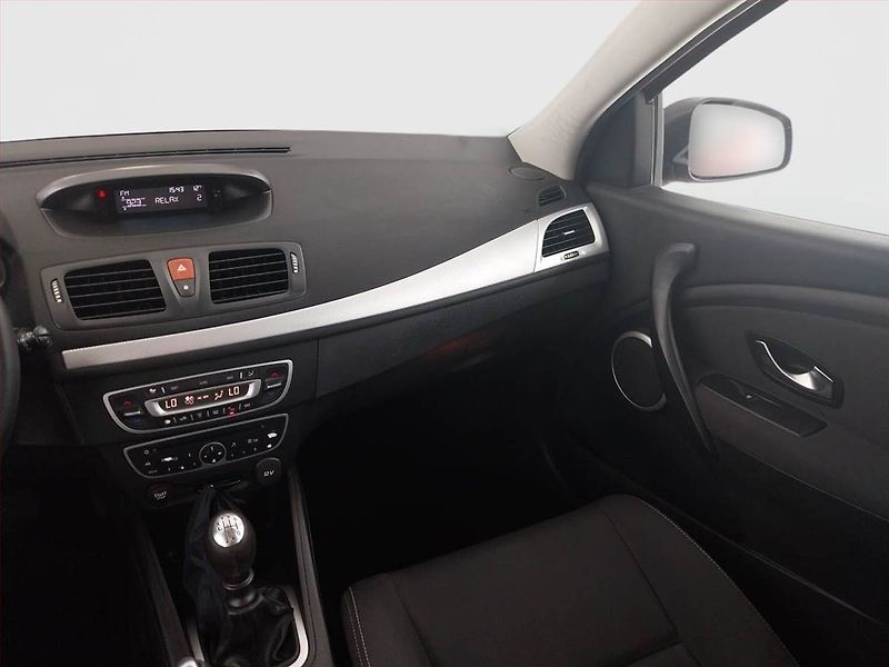 Renault Mégane (2010) 1.5 dCi, po STK, slušný stav - fotka 8 z 18