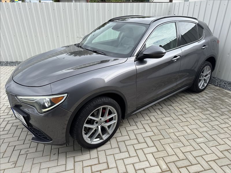 Alfa Romeo Stelvio 2,0 T 206kW Q4 AT8 ZF 4X4 - fotka 5 z 50