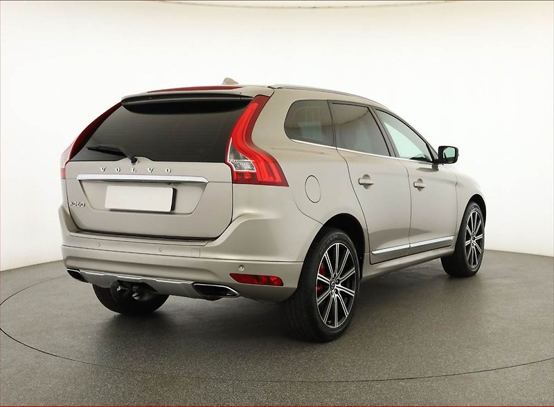 Volvo XC60 (2014) D4, Automat, Serv.kniha, Navi - fotka 5 z 14