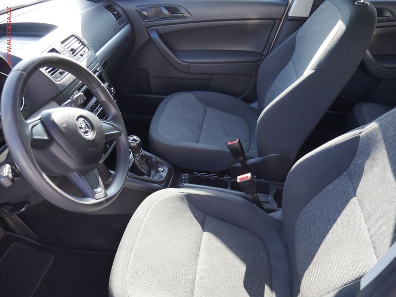 Škoda Yeti (2014) 2.0 TDi 4x4, ČR, AC, zmk - fotka 9 z 14