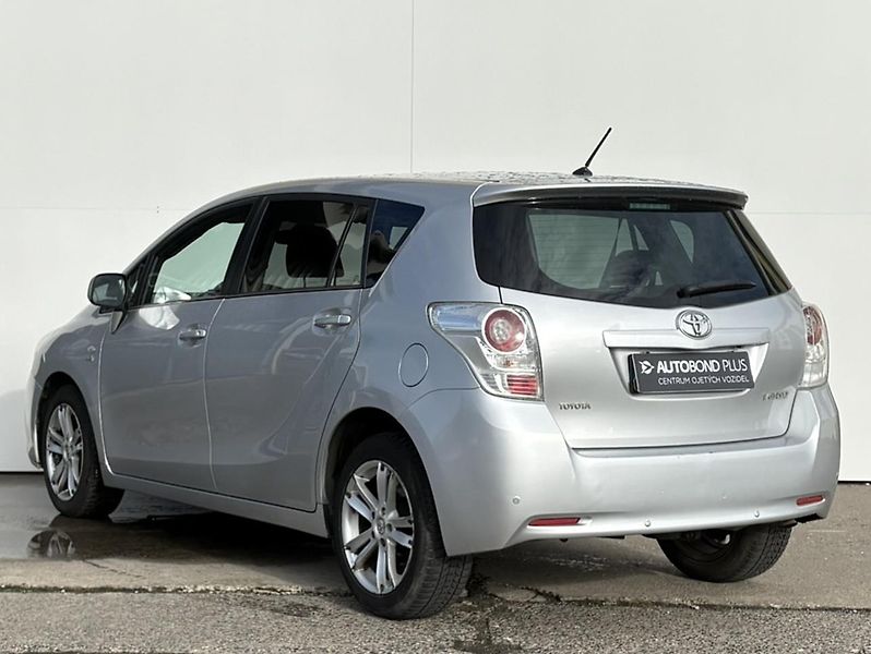 Toyota Verso 2.2 D-4D 110kW AT 7 míst - fotka 7 z 20