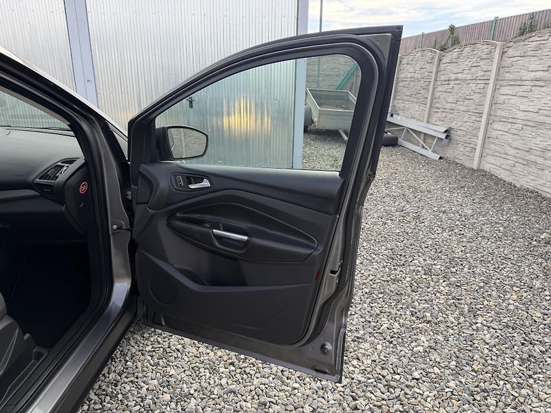 Ford Kuga 2.0TDCi 140PS 162TKM SERVIS!!! - fotka 127 z 162