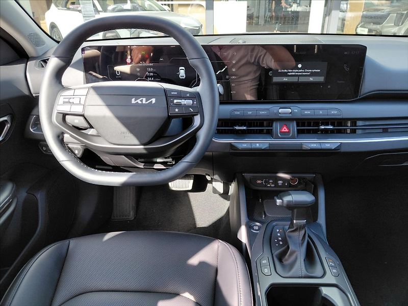 Kia K4 (2026) 1,6   T-GDI SW 7DCT TOP - fotka 12 z 16