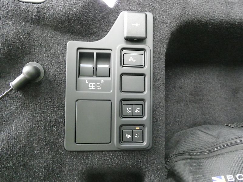 Land Rover Discovery (2026) 5 3,0  Dynamic HSE D350 - fotka 40 z 44