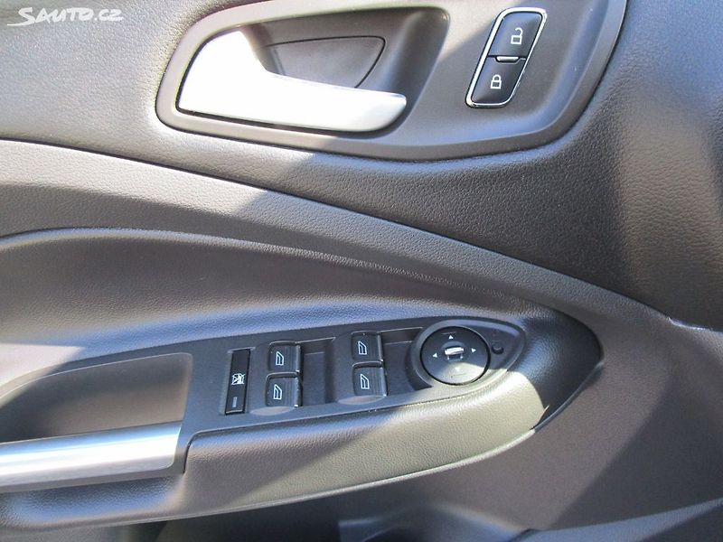 Ford Kuga 1,6-110KW-NOVÉ ROZVODY+OLEJ - fotka 24 z 26