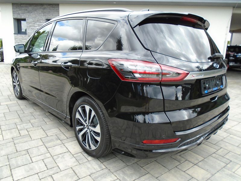Ford S-MAX 2.5 Duratec FHEV ST-Line 140kW - fotka 3 z 46