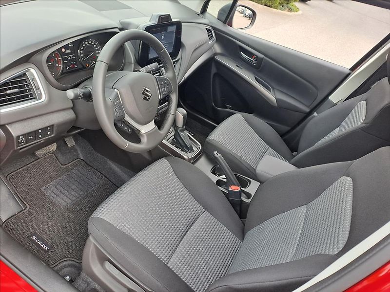 Suzuki S-Cross (2026) 1,4 BoosterJet Premium AT - fotka 9 z 19