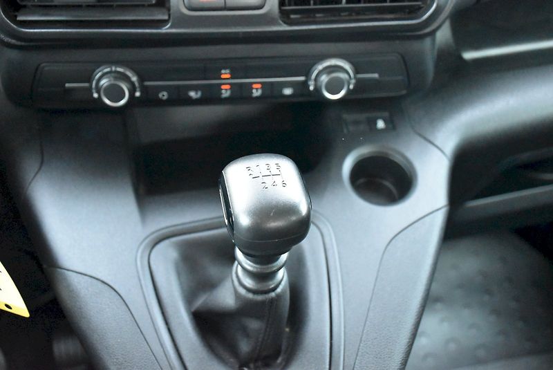 Peugeot Rifter (2022) 1.5 HDI 75kW - fotka 19 z 27