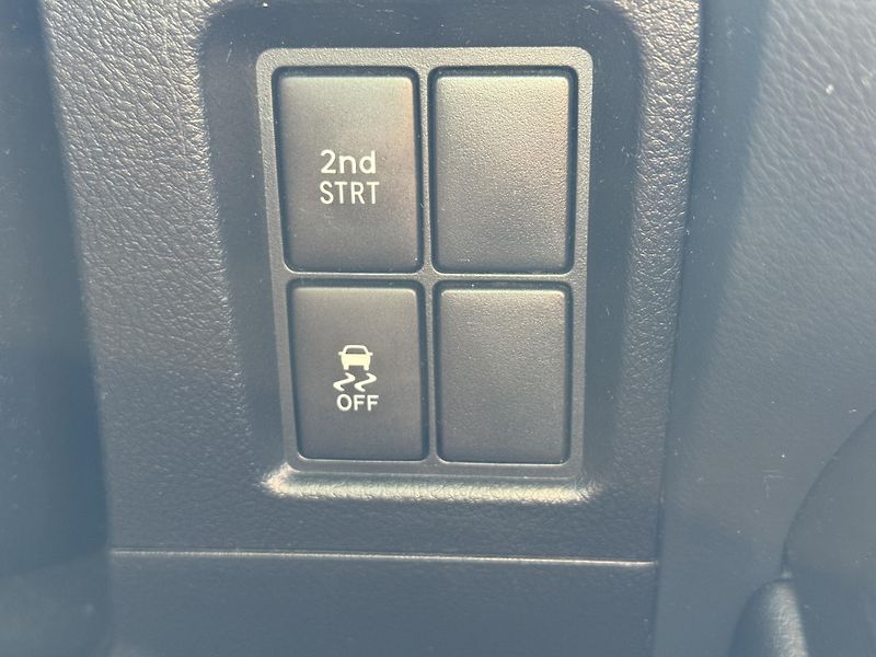 Toyota Land Cruiser 3.0 D-4D 127 kW AUT Tažné - fotka 21 z 36