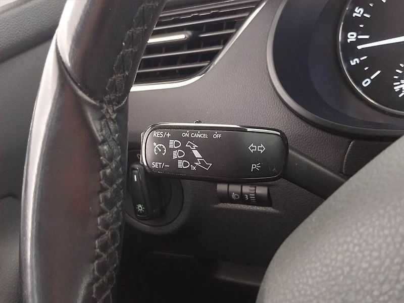 Škoda Octavia (2015) 1.6 TDI, Serv.kniha, Tempomat - fotka 18 z 18
