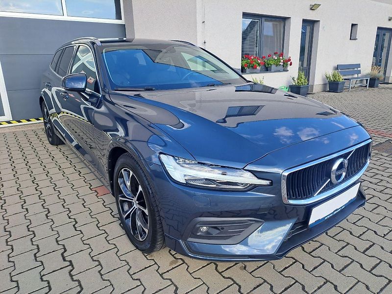 Volvo V60 (2021) 2.0 B4 Momentum, ZÁRUKA - fotka 2 z 36
