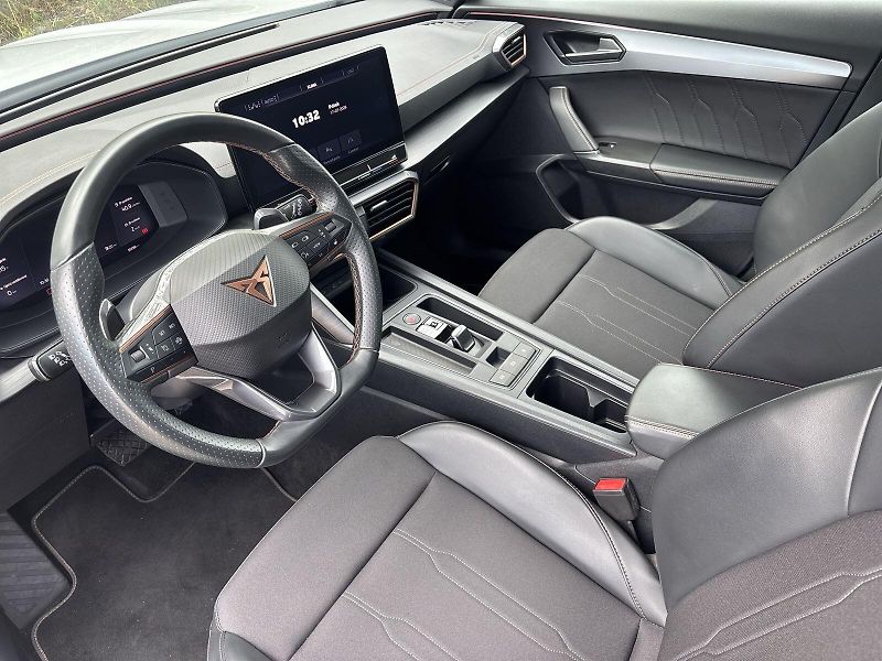 Cupra Formentor (2024) 2.0 TSI 4Drive DSG - fotka 6 z 31