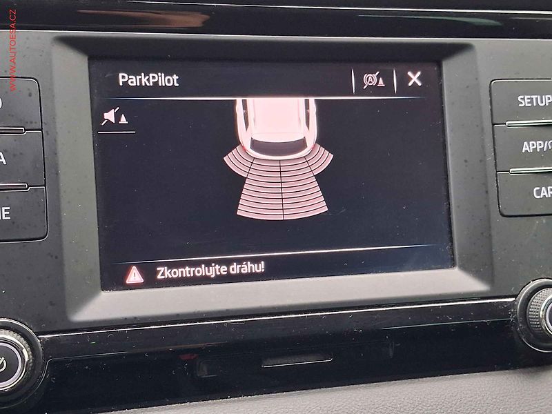 Škoda Karoq (2018) 1.0 TSi, Ambition, park.čidla - fotka 16 z 16