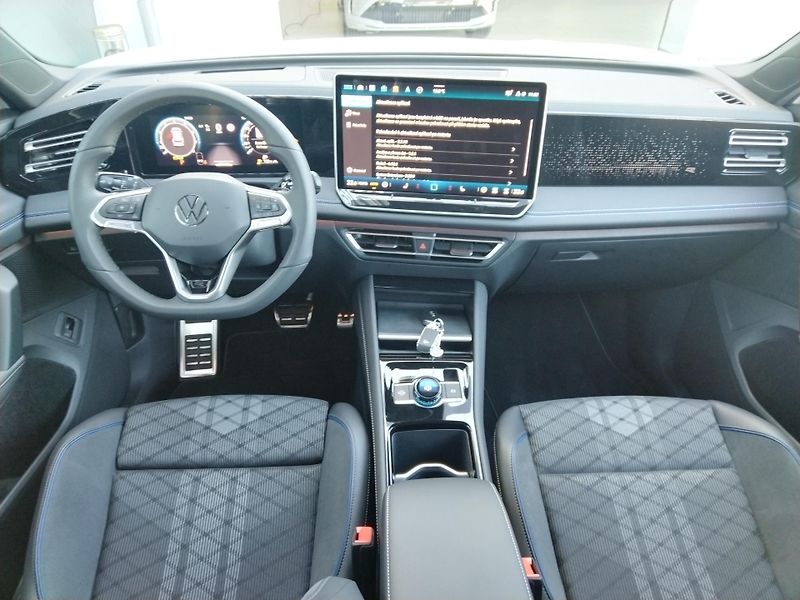 Volkswagen Tiguan R-Line 2,0 TSI 150 kW 4MOT - fotka 5 z 27