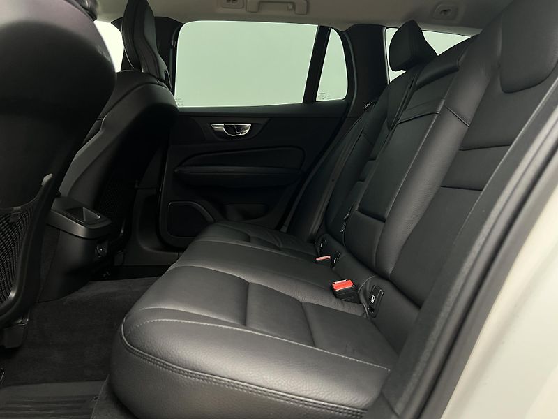 Volvo V60 CC B5 AWD PRO AUT - fotka 6 z 45