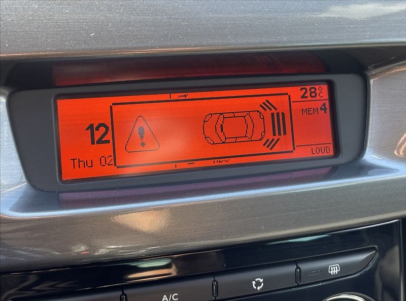 Citroën C3 1,4 i,VTi,Exklusive,70kW,serv. - fotka 15 z 21