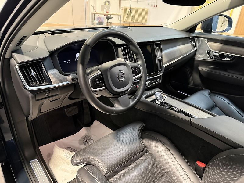 Volvo V90 B6 AWD benzin Ultimate Auto - fotka 5 z 16