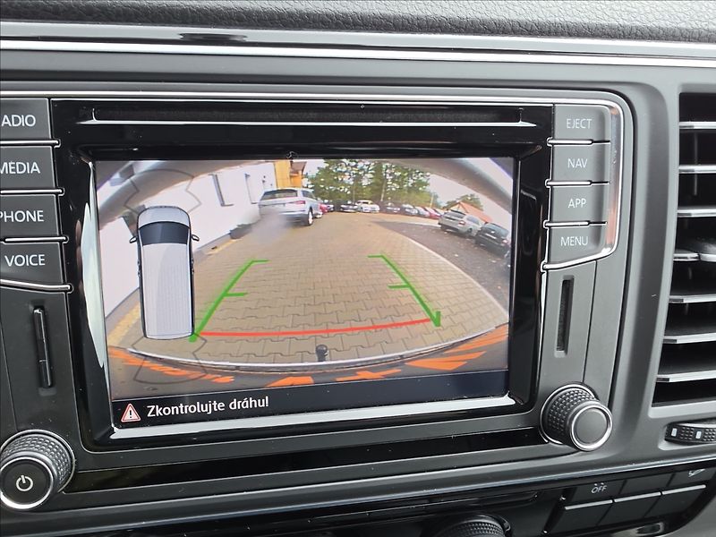 Volkswagen Multivan 2,0 TDi DSG BULLI KŮŽE 7 míst - fotka 45 z 50