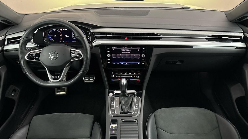 Volkswagen Arteon 2.0 TDI DSG R-Line Shooting Br - fotka 8 z 28