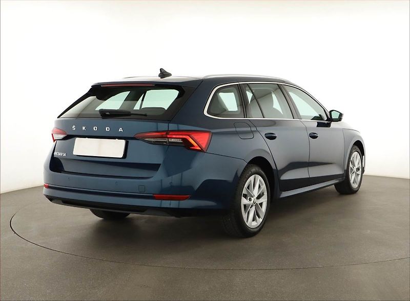 Škoda Octavia (2022) Style 2.0 TDI, ČR,1.maj - fotka 5 z 20
