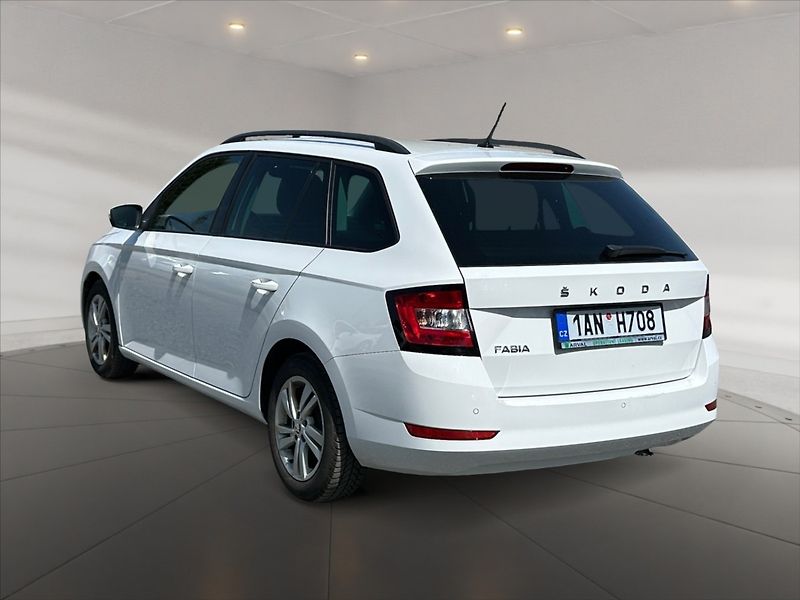 Škoda Fabia 1,0 TSI 70 Ambition - fotka 4 z 11