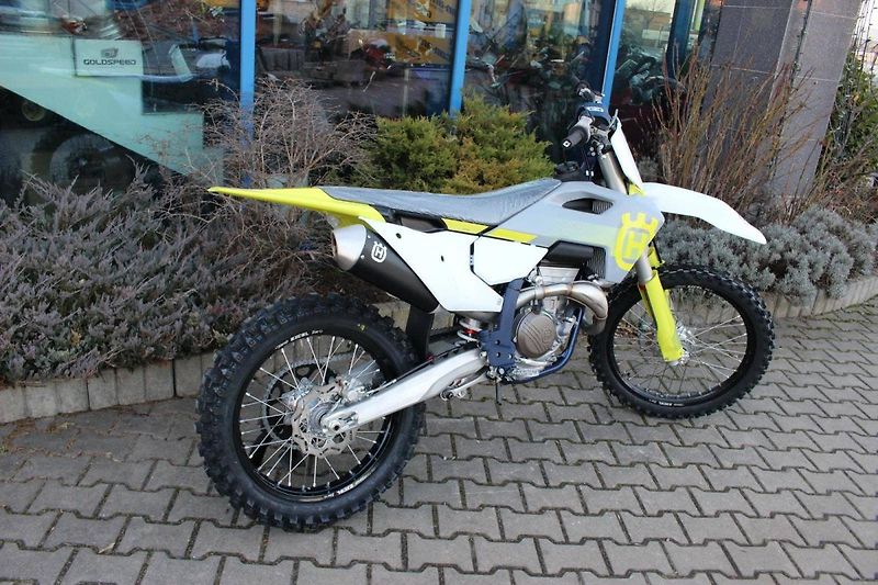 Husqvarna FC 350 (2024) 2024 NYNÍ AKCE SKLADEM - fotka 4 z 7