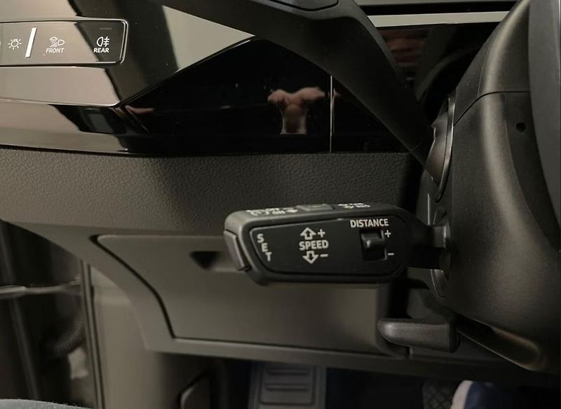 Audi Q8 e-tron 55 Q 360k Matrix Panorama - fotka 13 z 15