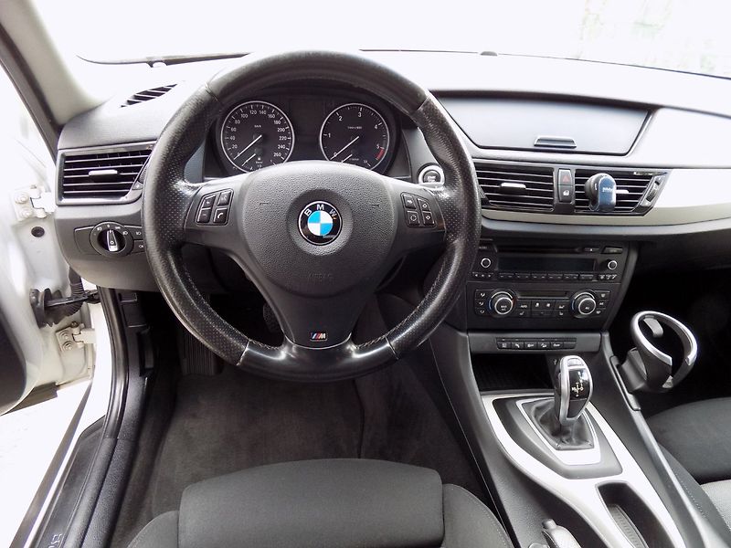 BMW X1 (2012) 18d/xDrive/Bi-xenon/ČR/ - fotka 22 z 35