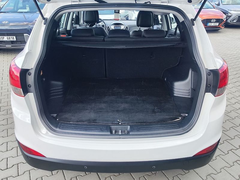 Hyundai ix35 1.7 CRDI/85kW trikolor - fotka 9 z 26