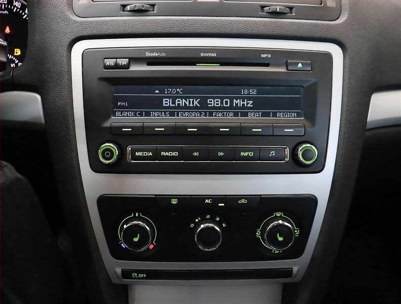 Škoda Octavia (2011) 1.8 TSI, Xenony, Tempomat - fotka 12 z 17