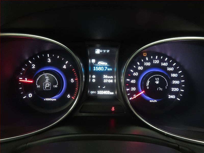 Hyundai Santa Fe (2015) Premium 2.2 CRDi, 4X4 - fotka 11 z 15