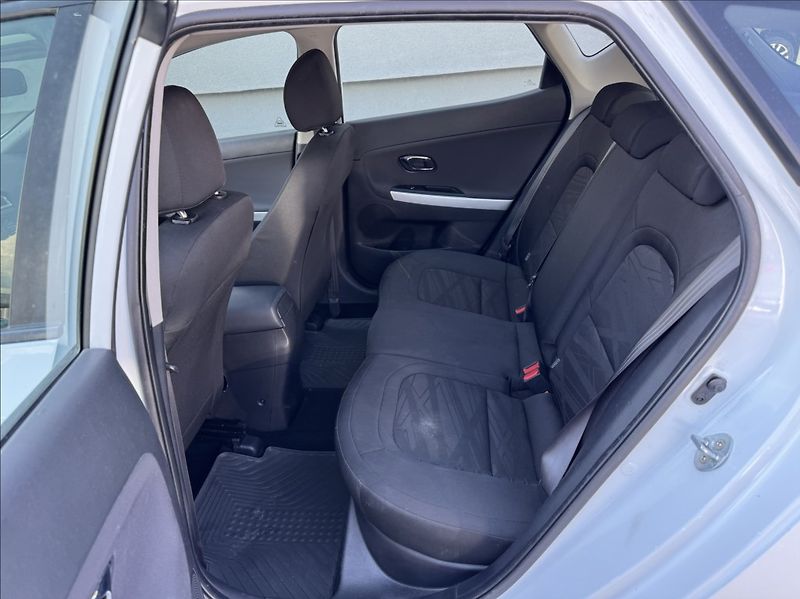 Kia Ceed 1,6 GDI 99kW tempomat původ ČR - fotka 19 z 50