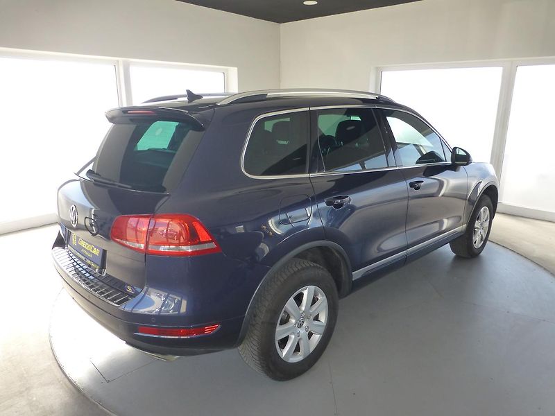 Volkswagen Touareg (2011) 3,0TDI*NAV*PANORAMA*TAŽNÉ 3,5T - fotka 6 z 33