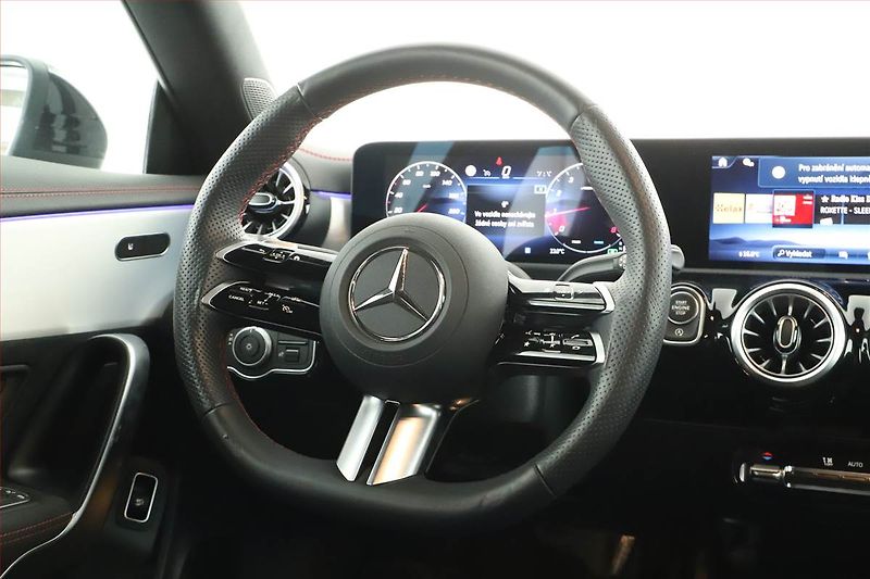 Mercedes-Benz CLA (2025) 200 - fotka 15 z 17
