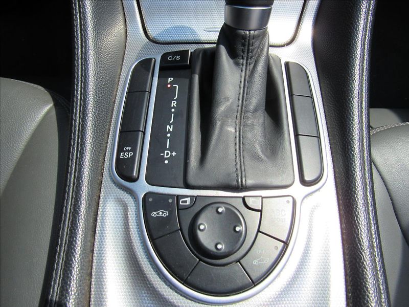 Mercedes-Benz SL 5,5 550 V8 285kw Cabrio - fotka 18 z 44