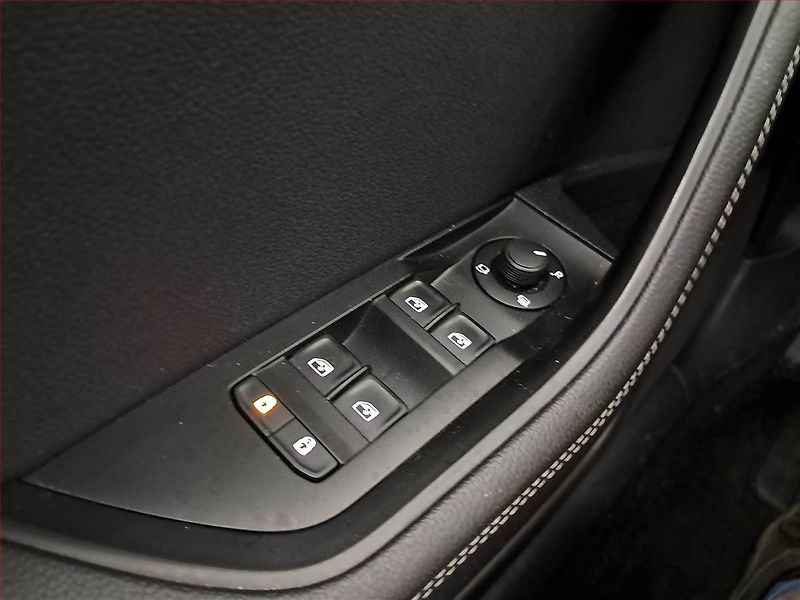 Škoda Superb (2023) 2.0 TDI - fotka 20 z 22