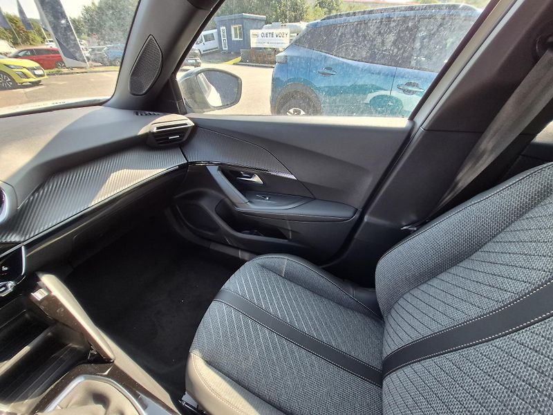Peugeot 2008 (2026) ALLURE Turbo 100 MAN6 - fotka 22 z 23
