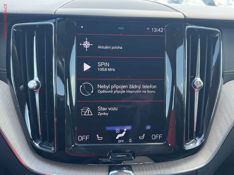 Volvo XC60 (2021) 2.0 D, AT, LED, kamera - fotka 14 z 19