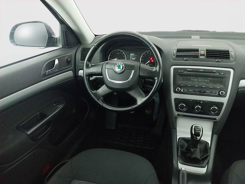 Škoda Octavia (2012) Ambition 2.0 TDI, rezervace - fotka 7 z 15