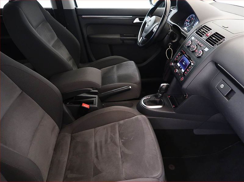 Volkswagen Touran (2014) 2.0 TDI, Automat, 7 míst - fotka 9 z 18