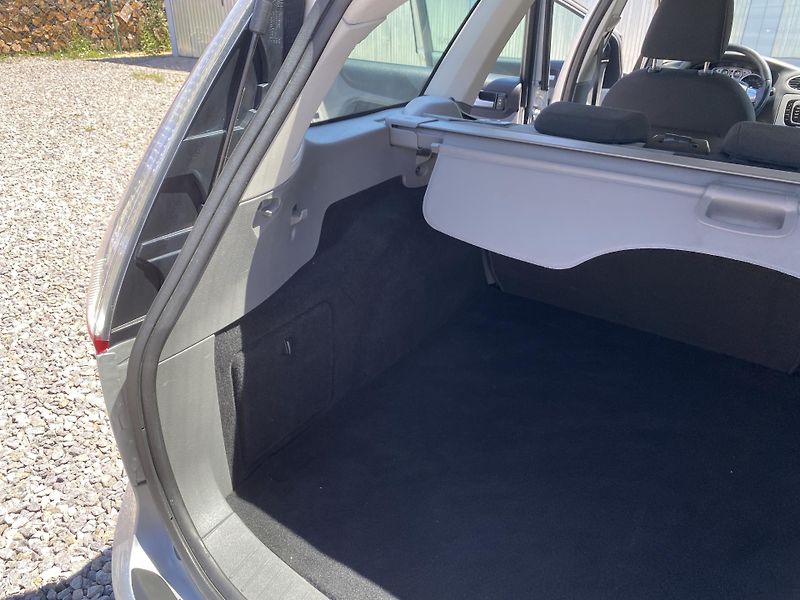 Ford Focus 1.6 TDCi 90PS KOMBI STK  - fotka 107 z 151