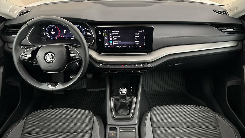 Škoda Octavia 2.0 TDI Ambition - fotka 8 z 24