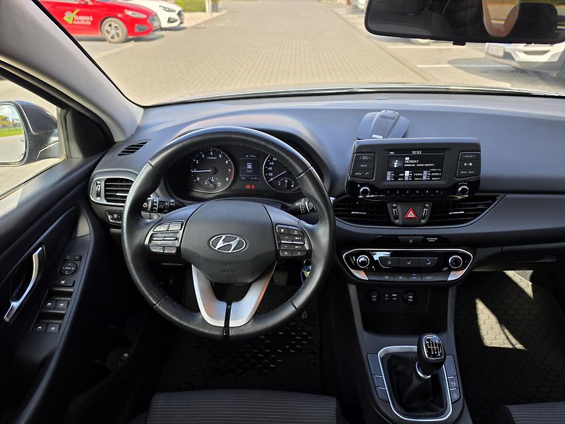 Hyundai i30 (2019) 1,4i 73kW HB - fotka 15 z 19