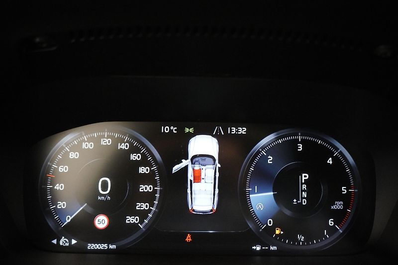 Volvo V60  CROSS COUNTRY D4 POLESTAR 4X4 - fotka 22 z 30