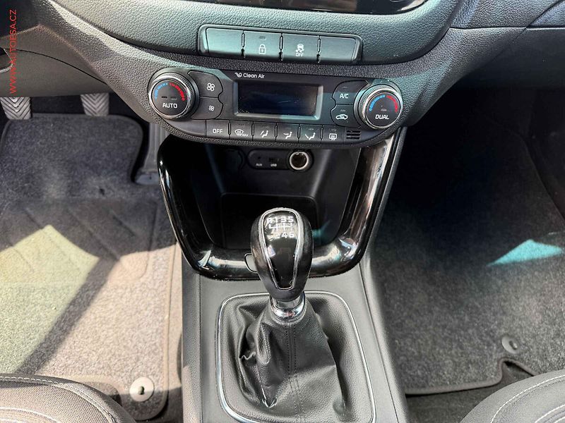 Kia Ceed (2014) 1.6GDi, ČR, Bixen - fotka 16 z 18