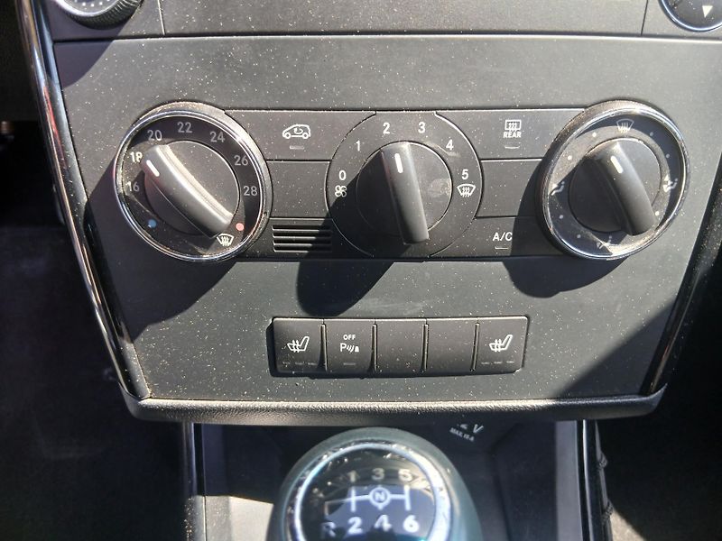 Mercedes-Benz Třídy A A 169, facelift, 180 CDI - fotka 22 z 32